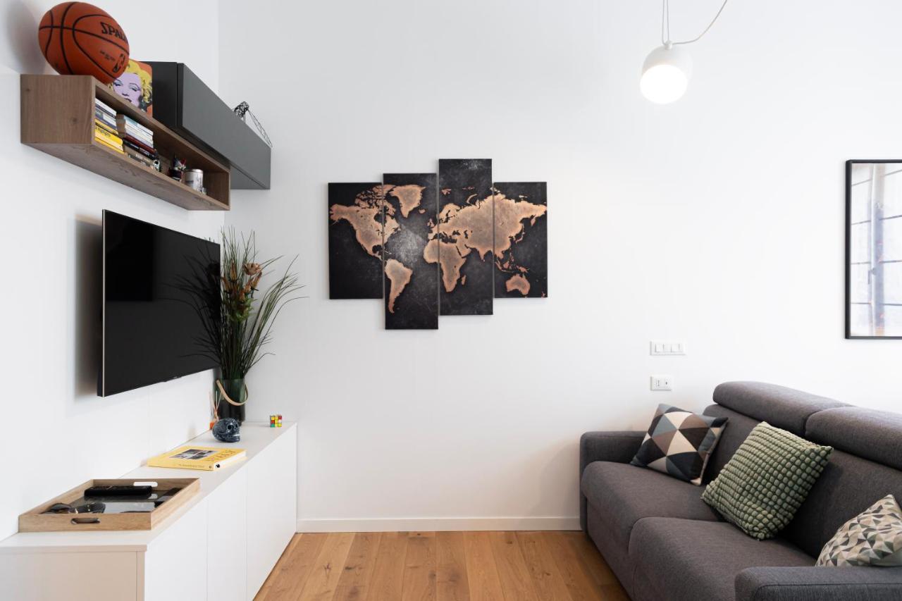 Elegante Bilocale In De Angeli - Piazzale Siena Apartment Milan Luaran gambar