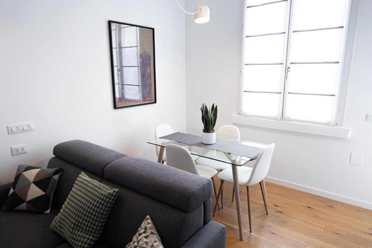 Elegante Bilocale In De Angeli - Piazzale Siena Apartment Milan Luaran gambar